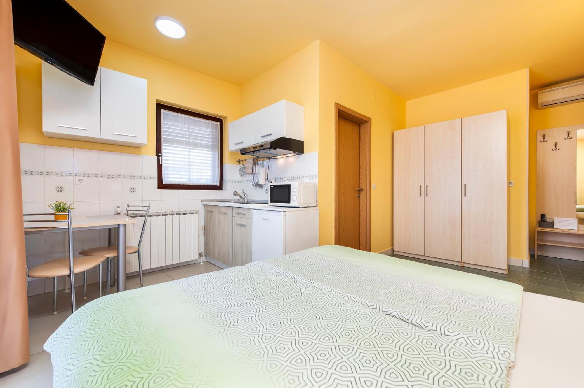 Apartments Erik B&B Adults Only Ρόβινι Εξωτερικό φωτογραφία