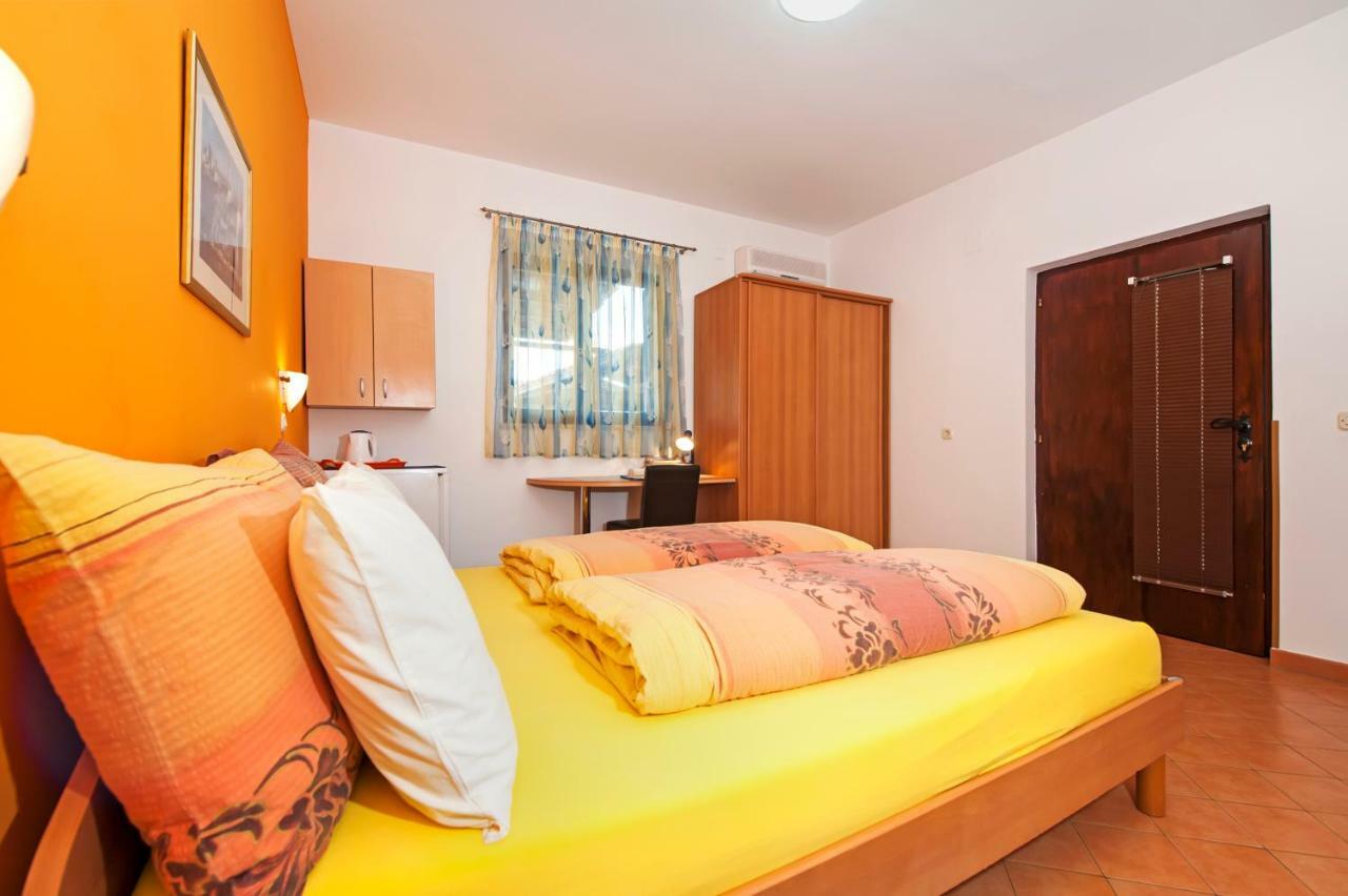 Apartments Erik B&B Adults Only Ρόβινι Εξωτερικό φωτογραφία
